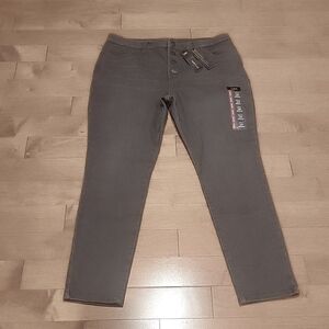 LEE NWT Scultping Skinny Mid Rise Jeans sz 16
